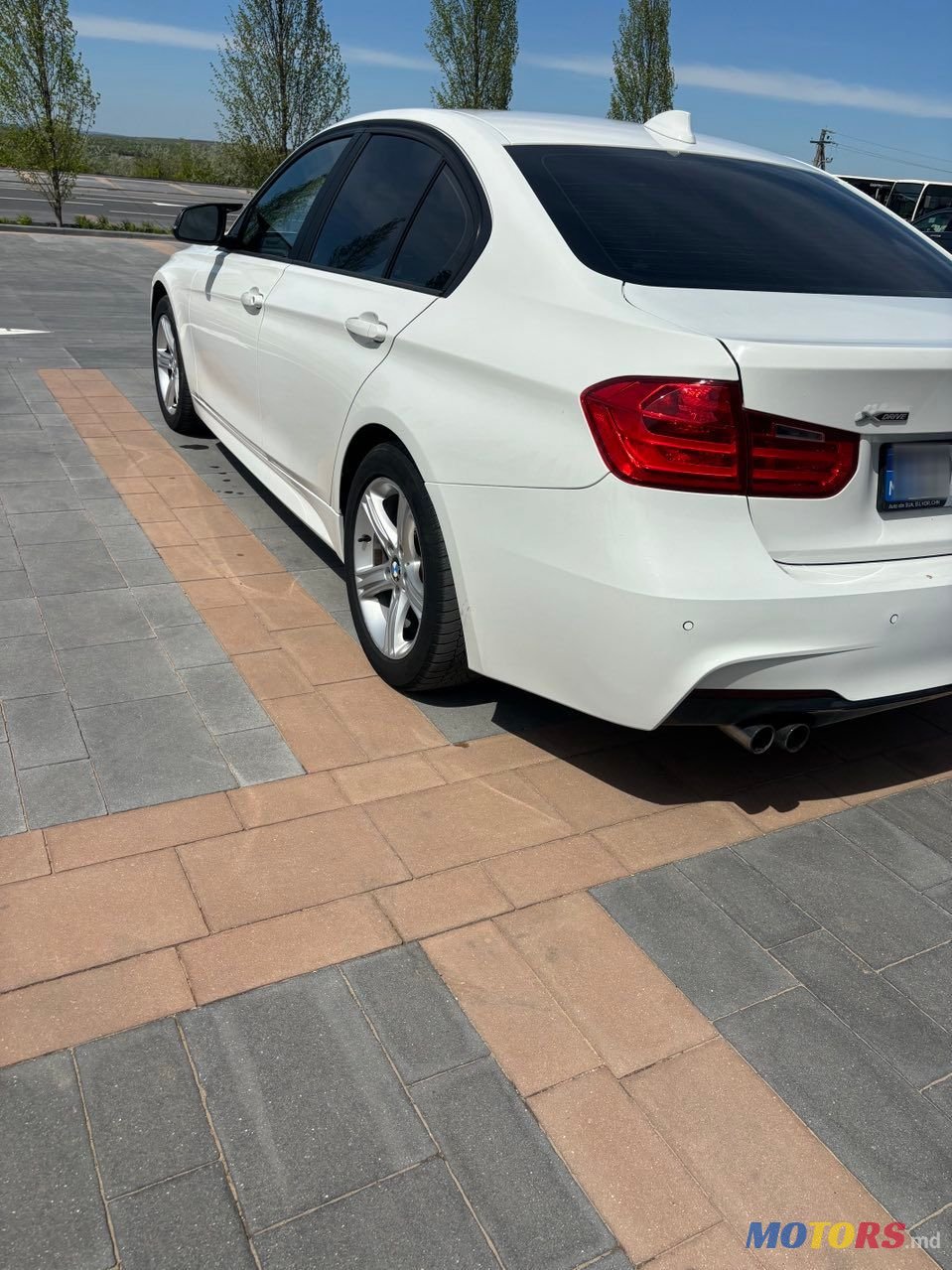 2012' BMW 3 Series photo #4