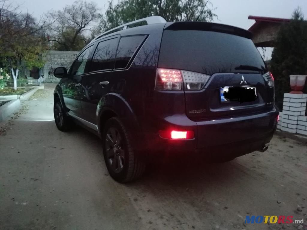 2007' Mitsubishi Outlander photo #5