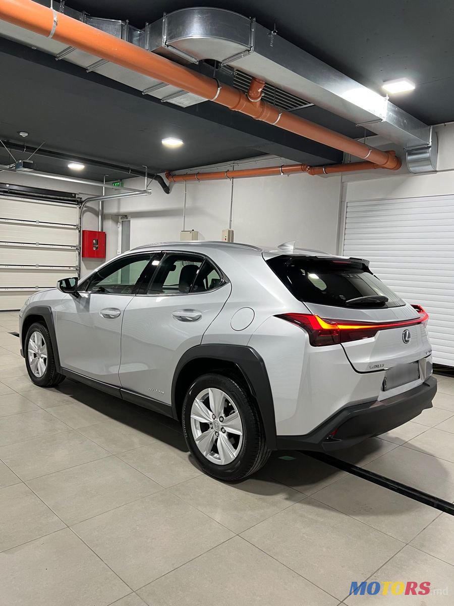 2021' Lexus UX photo #3
