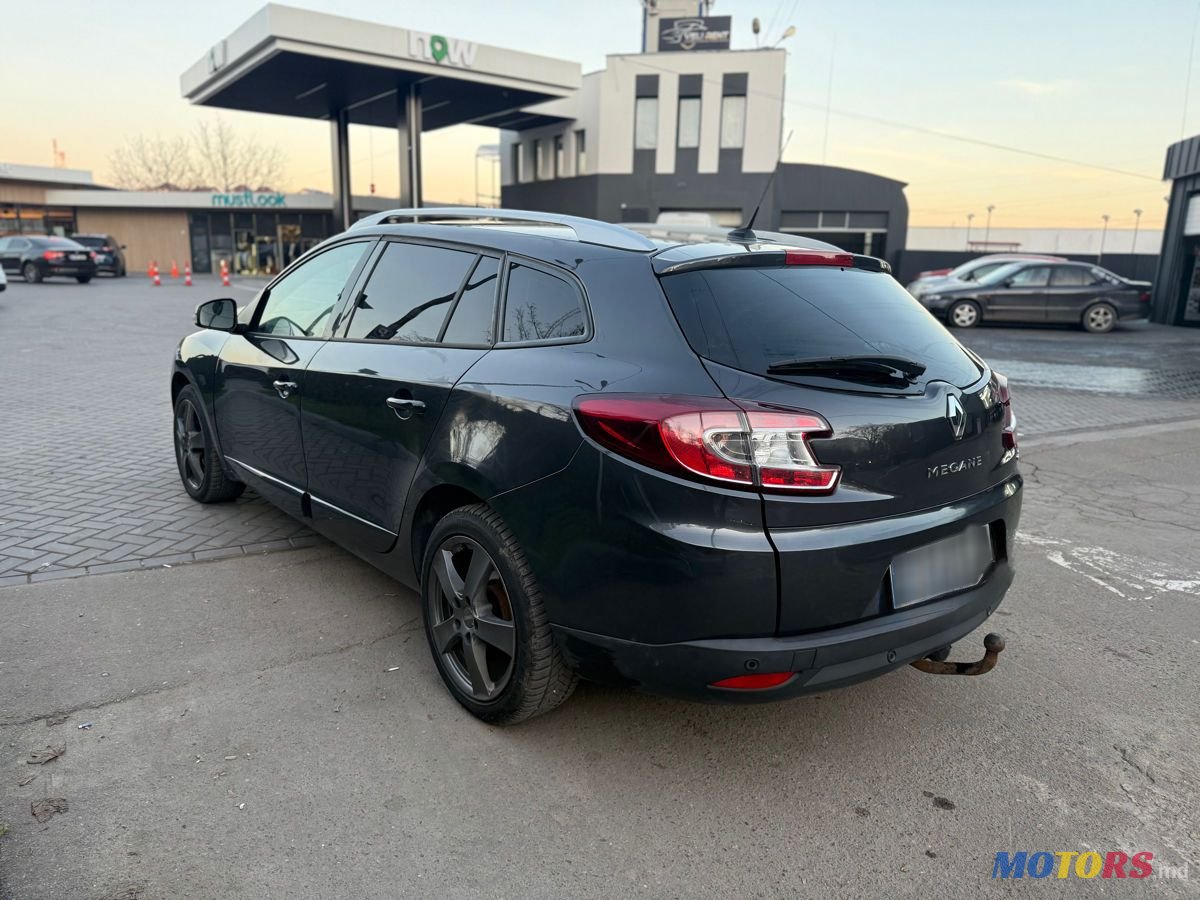 2012' Renault Megane photo #5