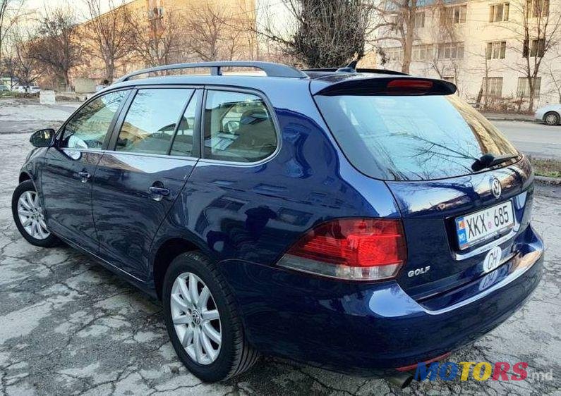 2010' Volkswagen Golf photo #2