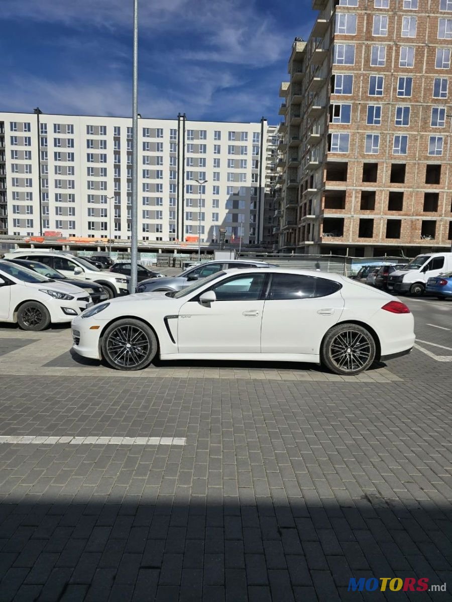 2012' Porsche Panamera photo #2