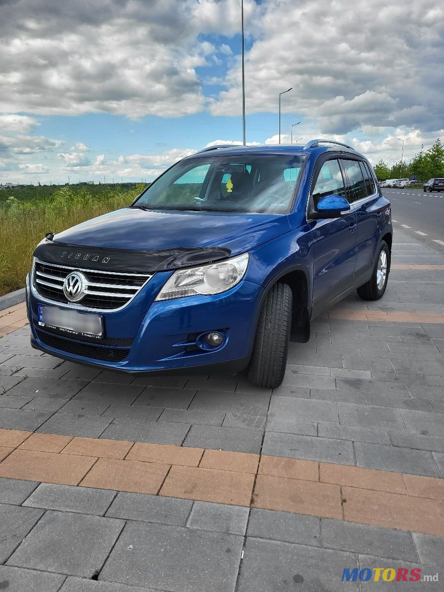2010' Volkswagen Tiguan photo #4