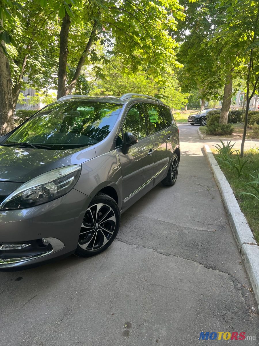 2014' Renault Grand Scenic photo #2