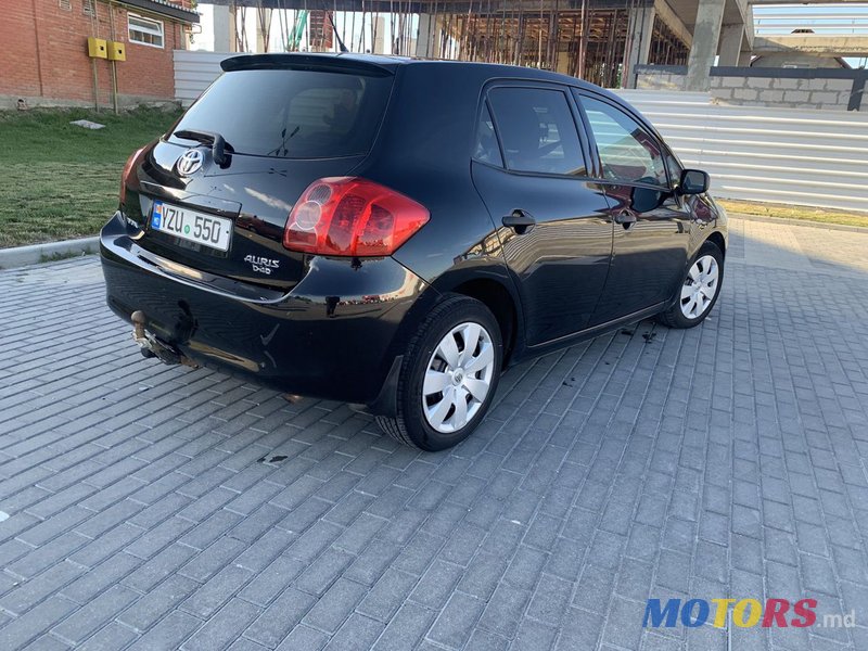 2007' Toyota Auris photo #3