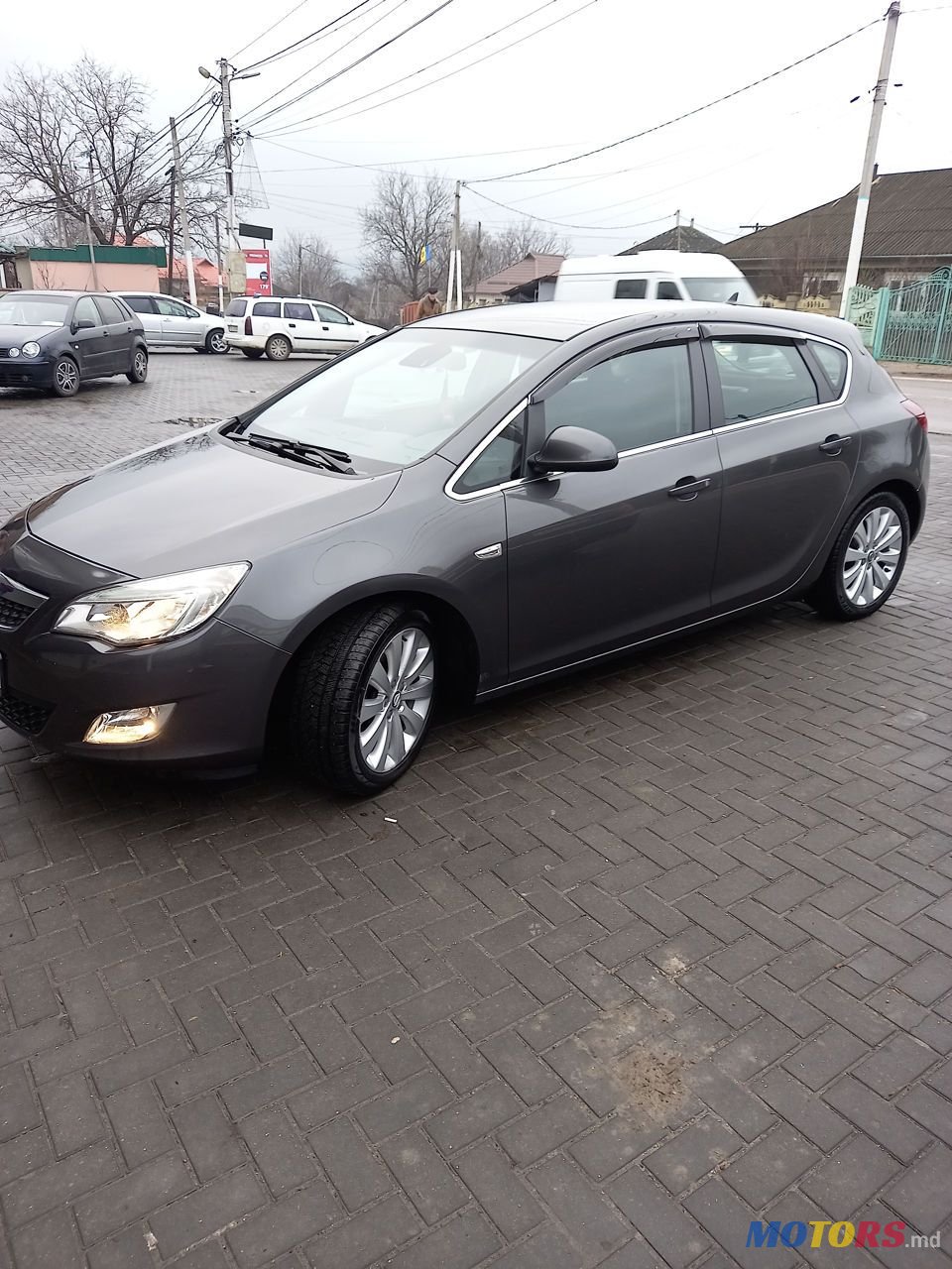 2010' Opel Astra photo #2