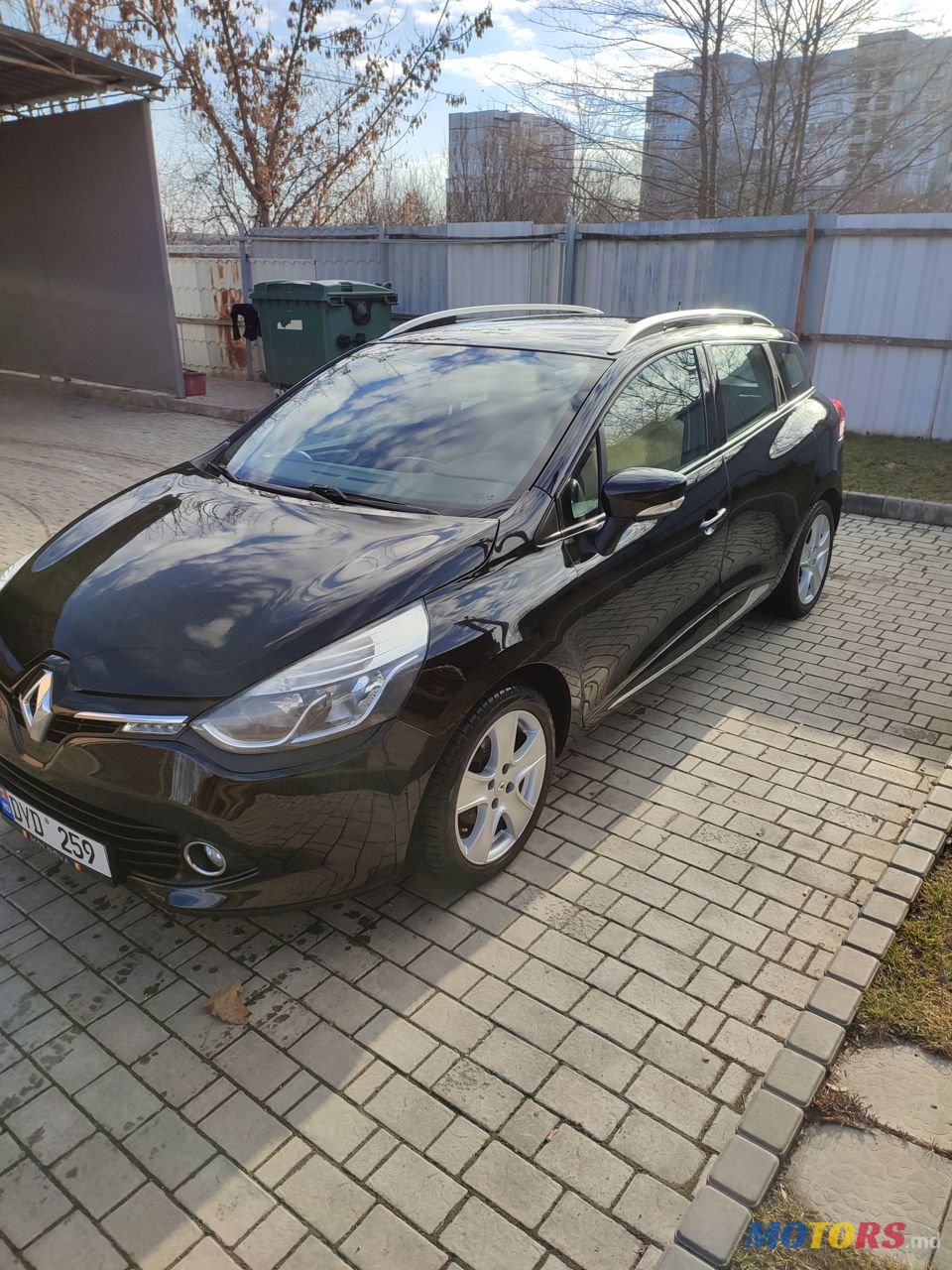 2014' Renault Clio photo #2