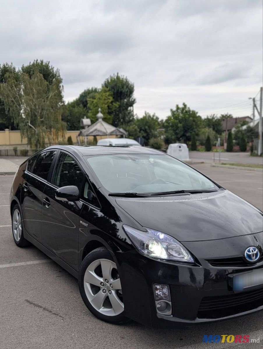 2011' Toyota Prius photo #4