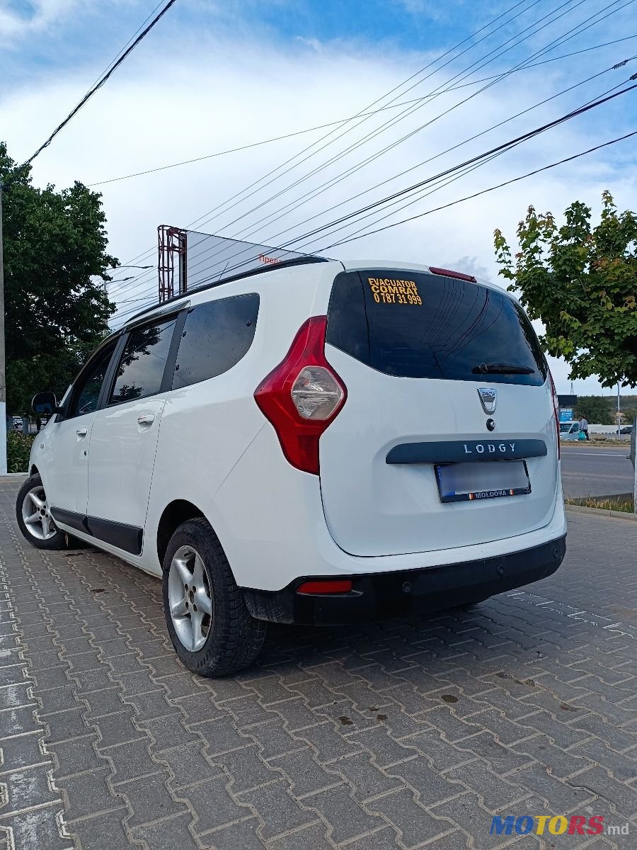 2014' Dacia Lodgy photo #5