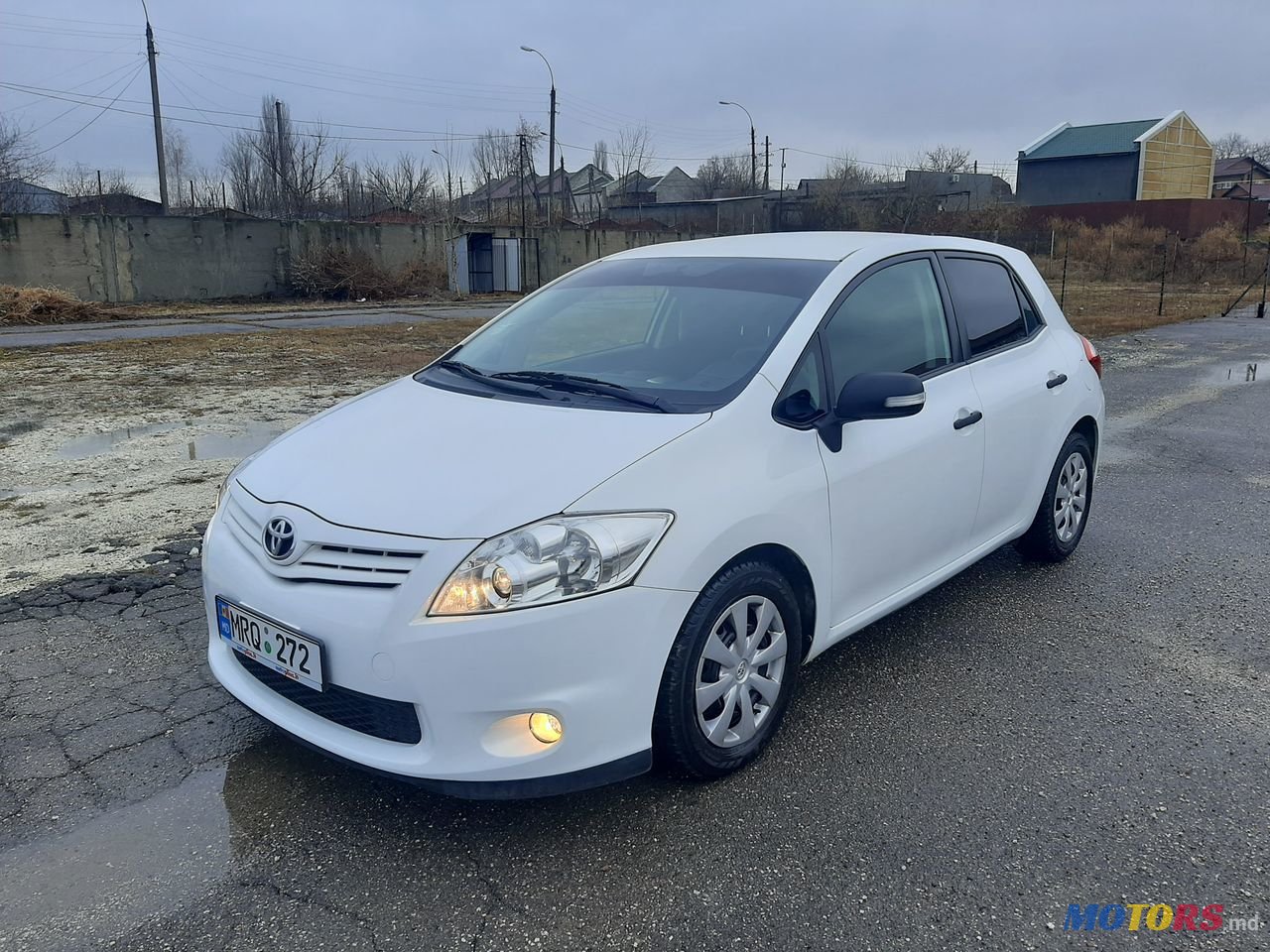 2012' Toyota Auris photo #1