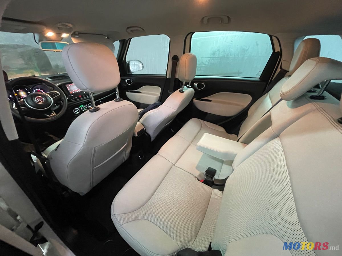 2017' Fiat 500L photo #5