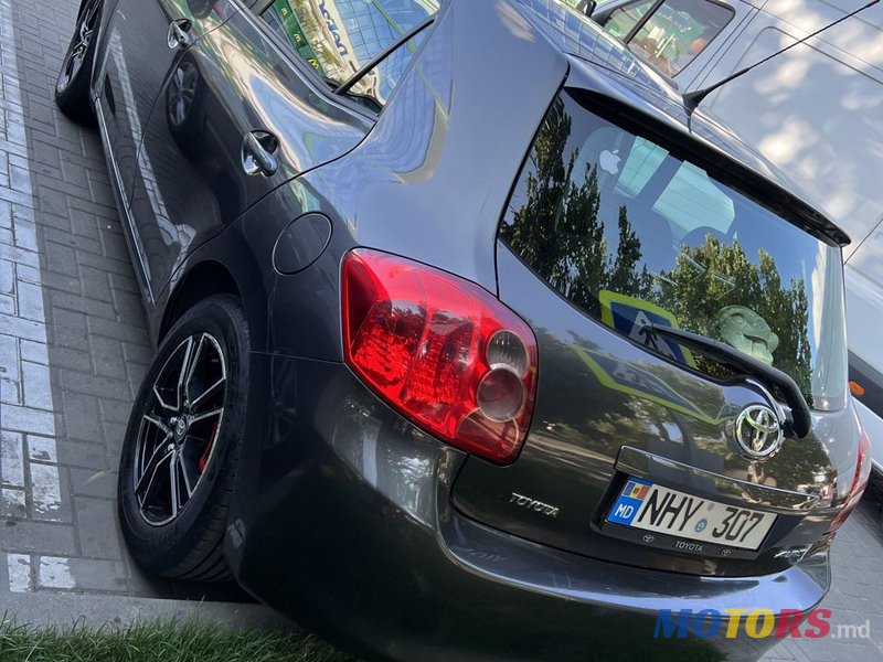 2008' Toyota Auris photo #5