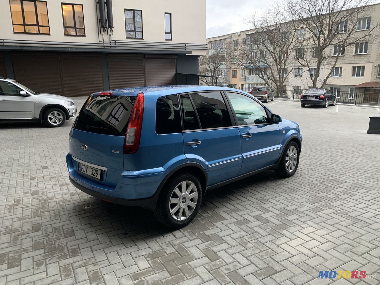 2010' Ford Fusion photo #2