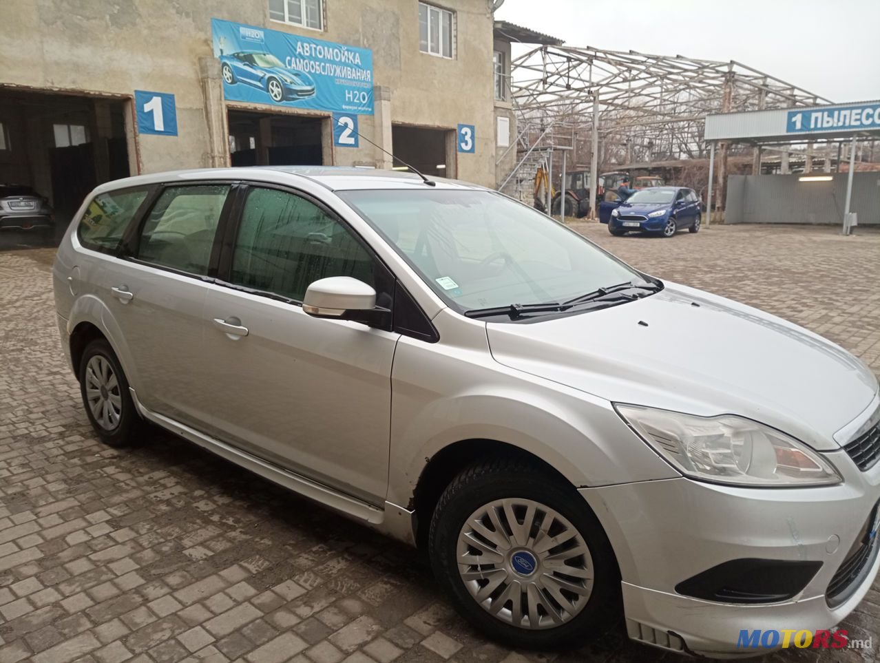 2009' Ford Focus photo #2