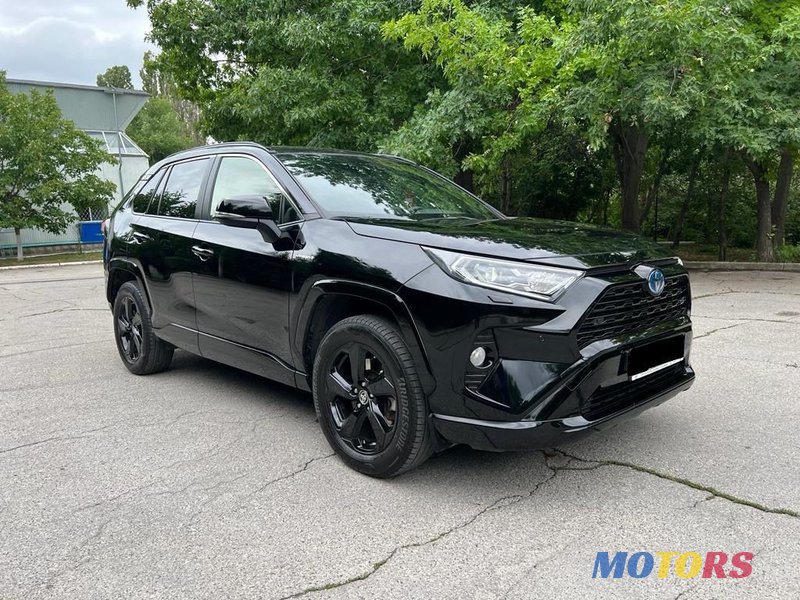 2021' Toyota RAV4 photo #2