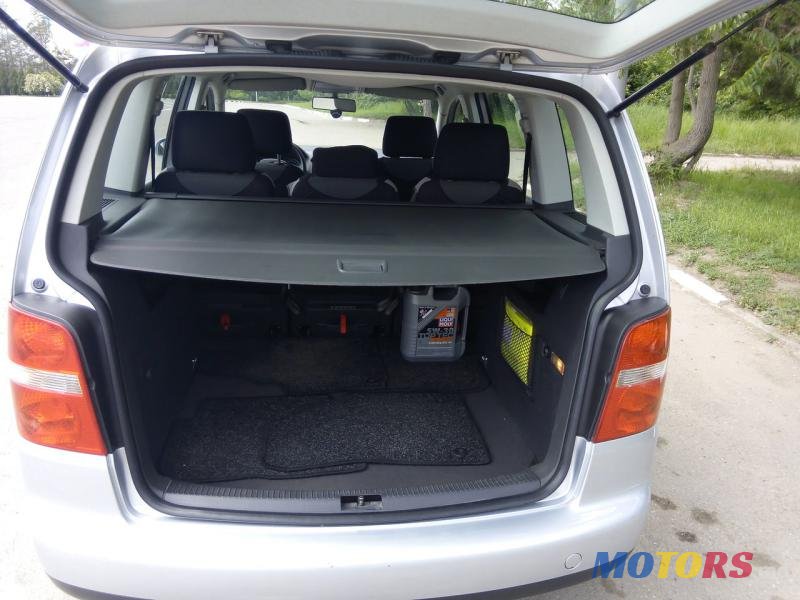 2003' Volkswagen Touran photo #3