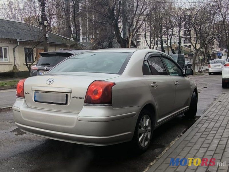 2004' Toyota Avensis photo #4