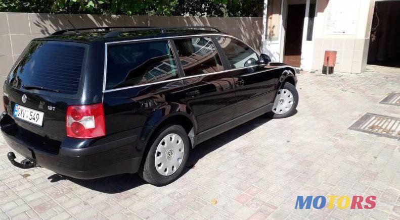 2005' Volkswagen Passat photo #3