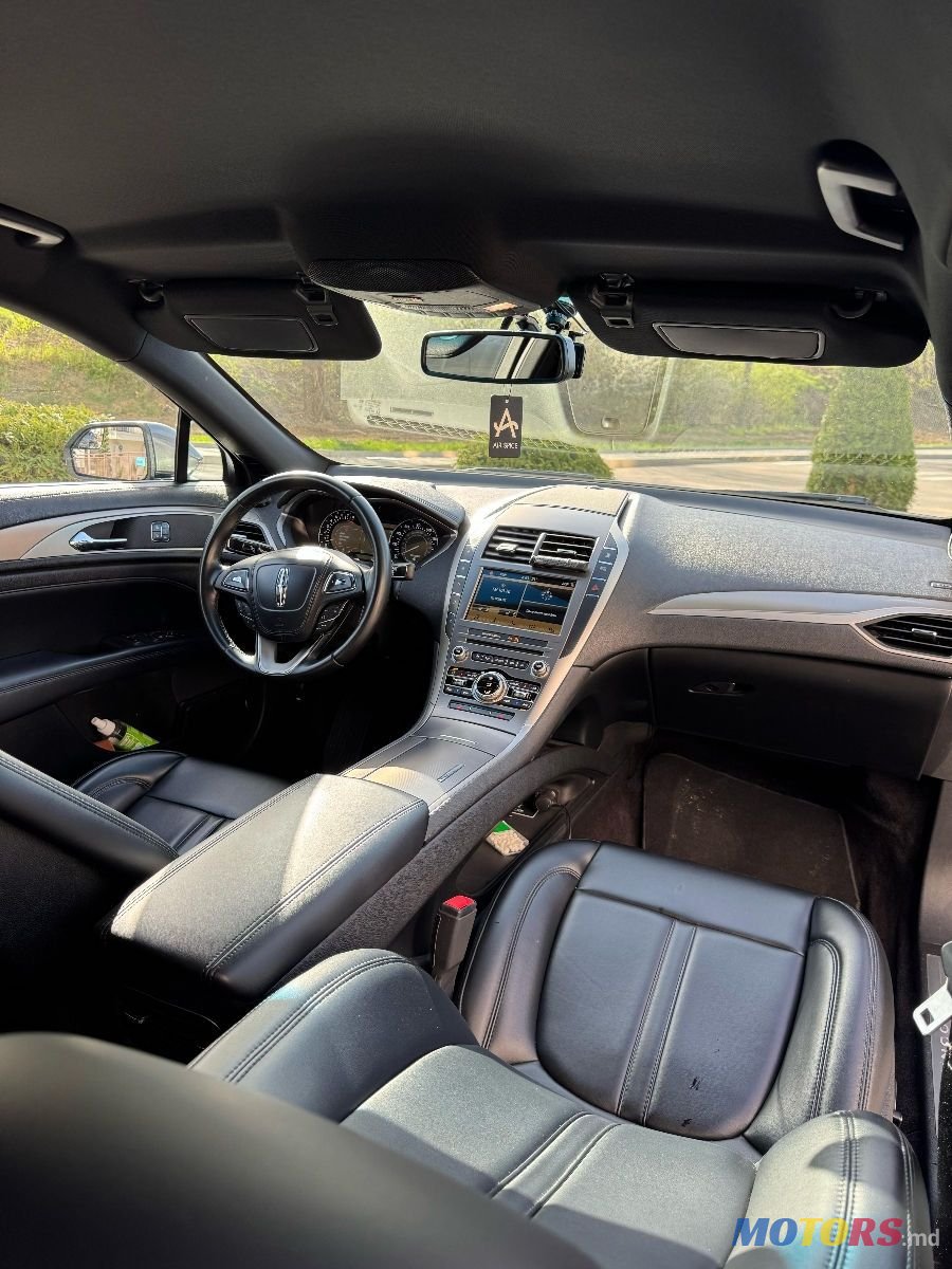 2017' Lincoln MKZ photo #4