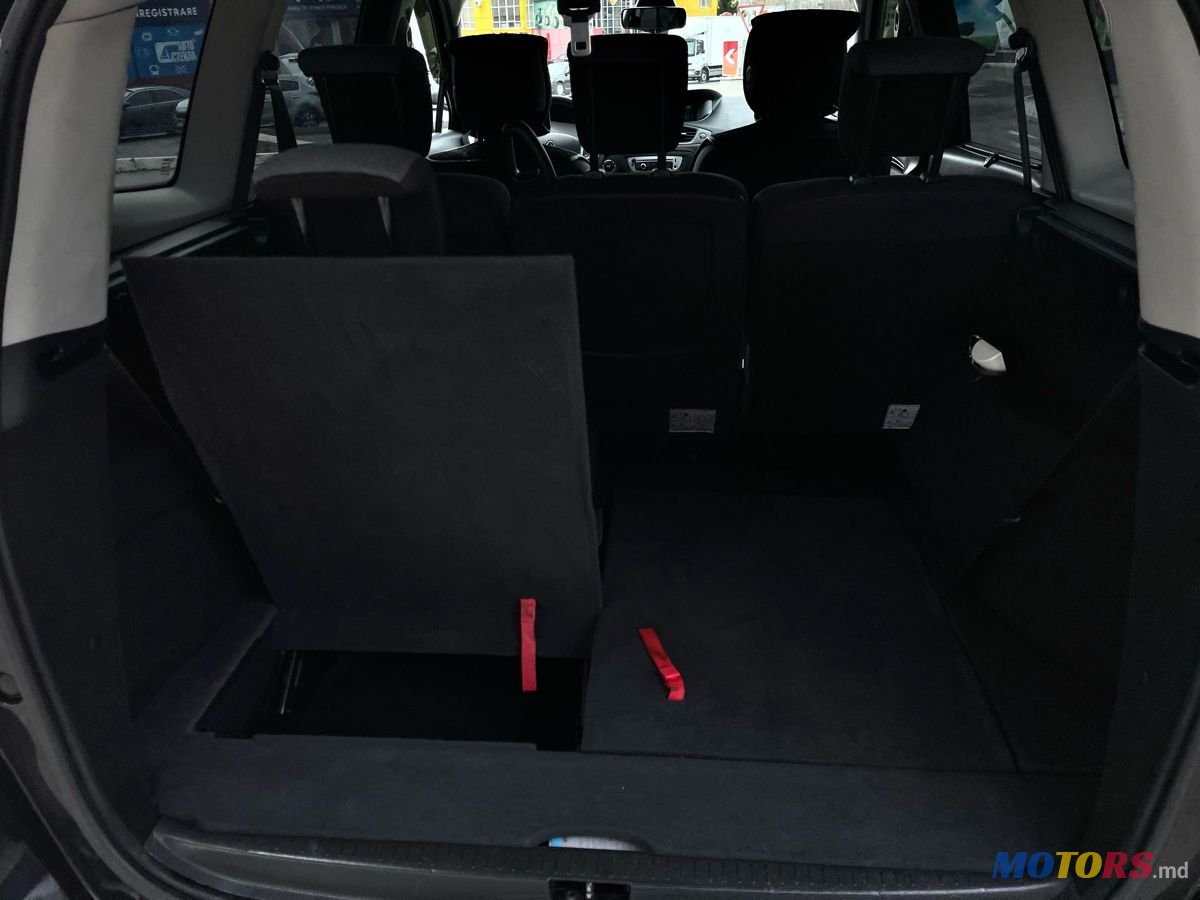 2012' Renault Grand Scenic photo #5