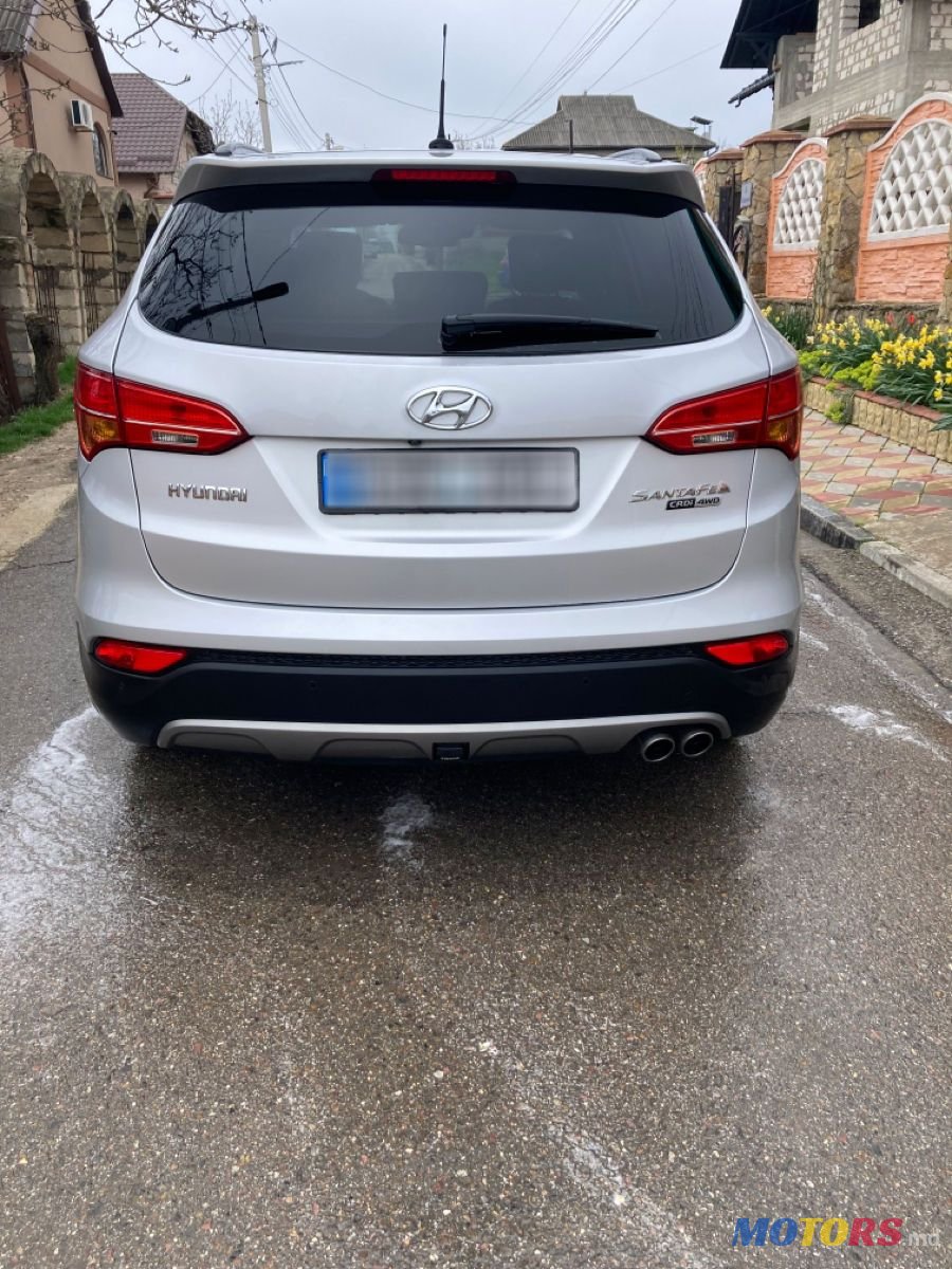 2012' Hyundai Santa Fe photo #4