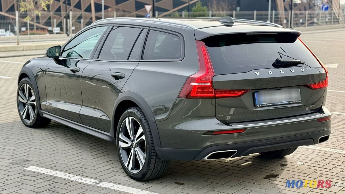 2021' Volvo V60 photo #4
