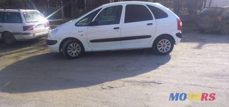 2002' Citroen Xsara Picasso photo #1