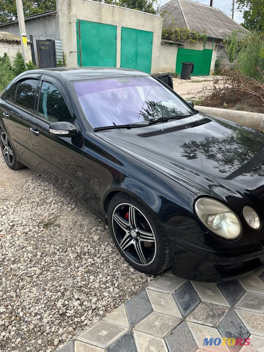 2006' Mercedes-Benz E-Class photo #2