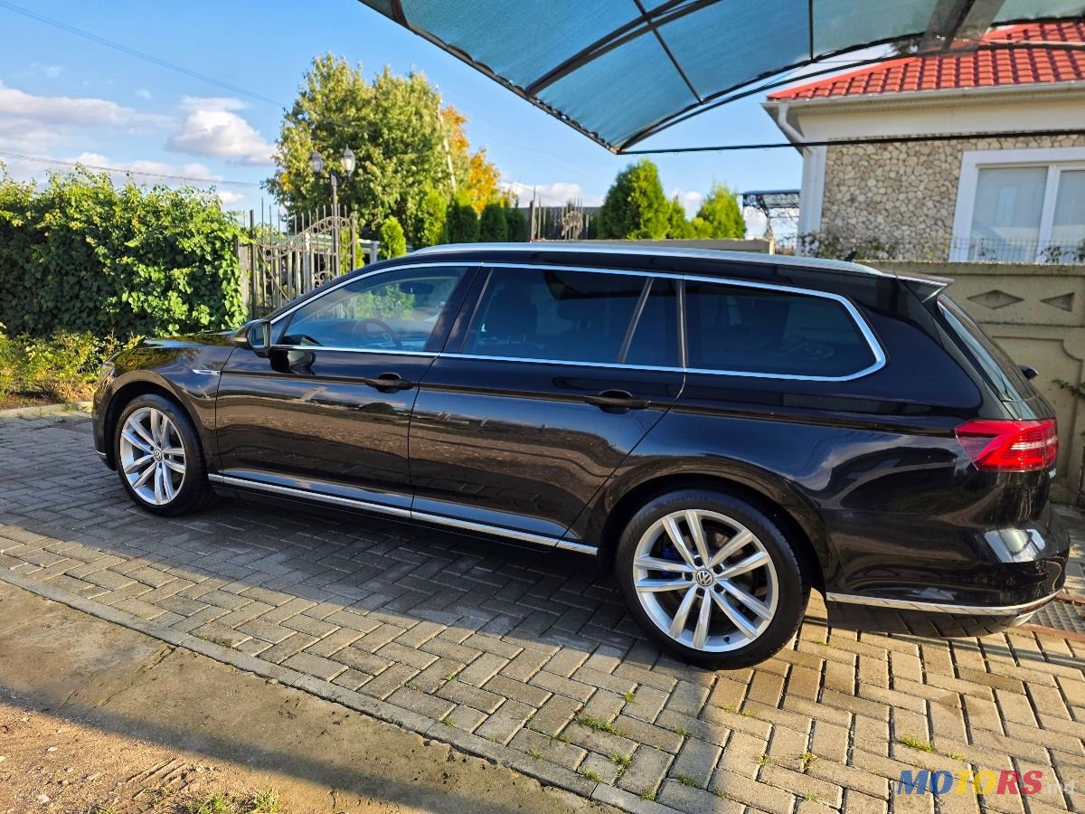 2018' Volkswagen Passat photo #3