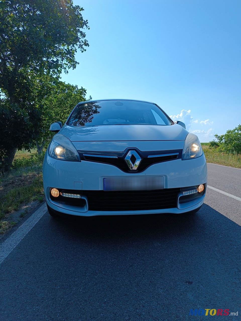 2013' Renault Scenic photo #5