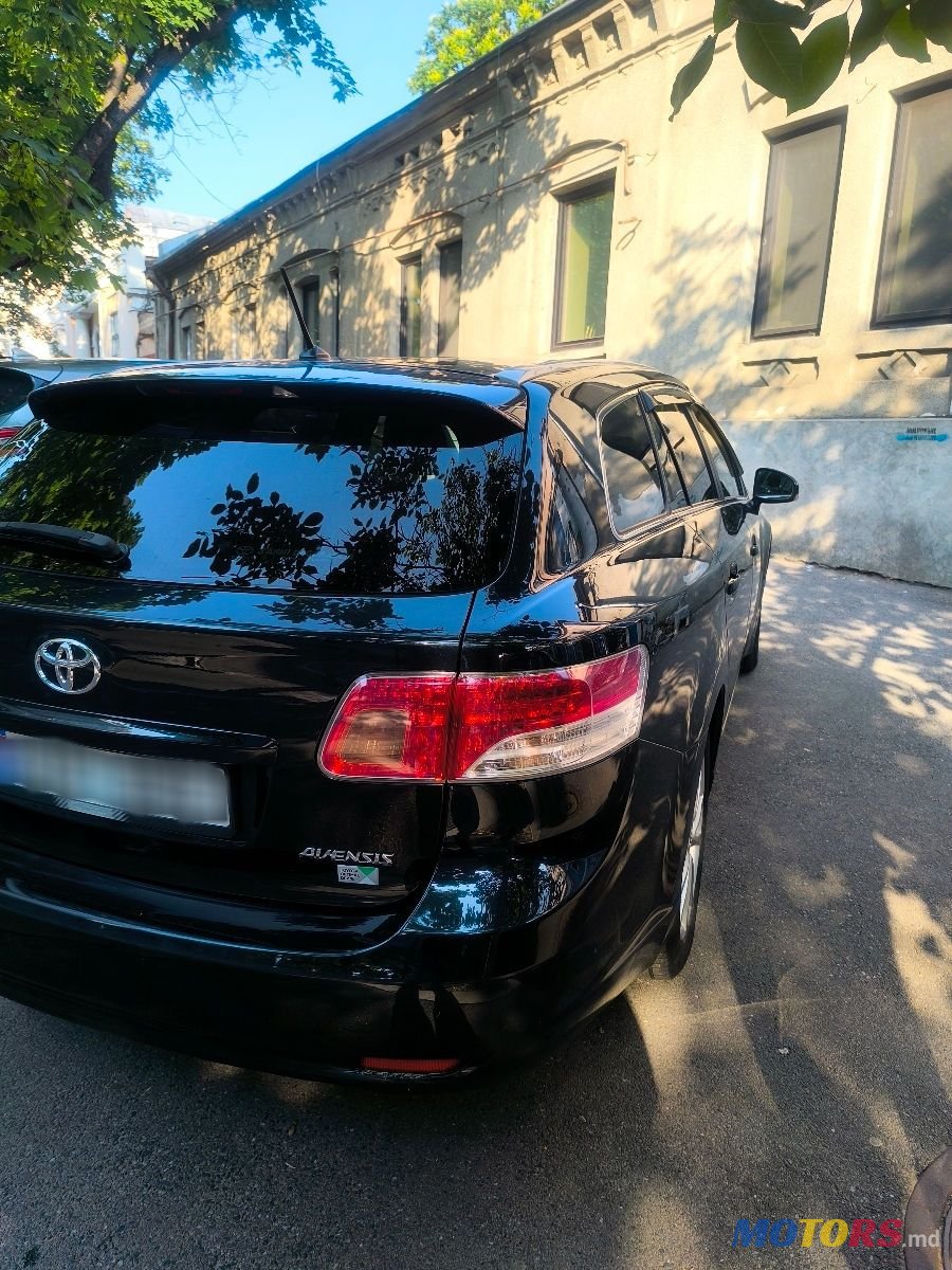 2011' Toyota Avensis photo #6