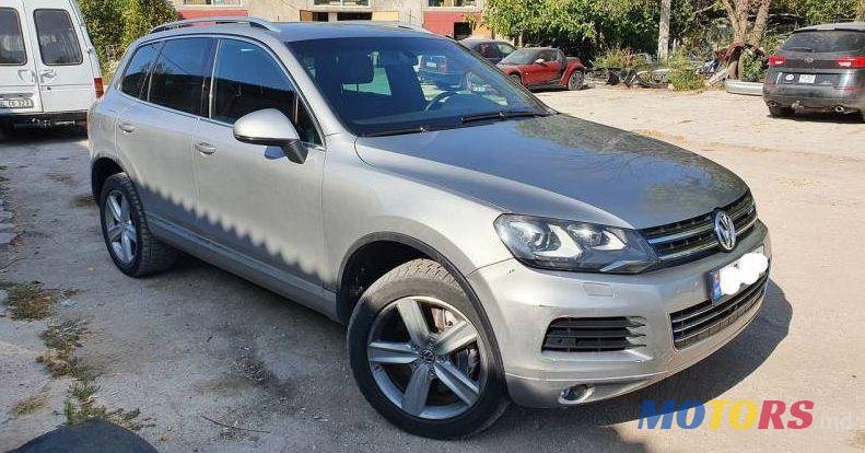 2012' Volkswagen Touareg photo #1
