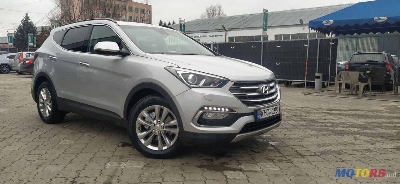 2016' Hyundai Santa Fe photo #2