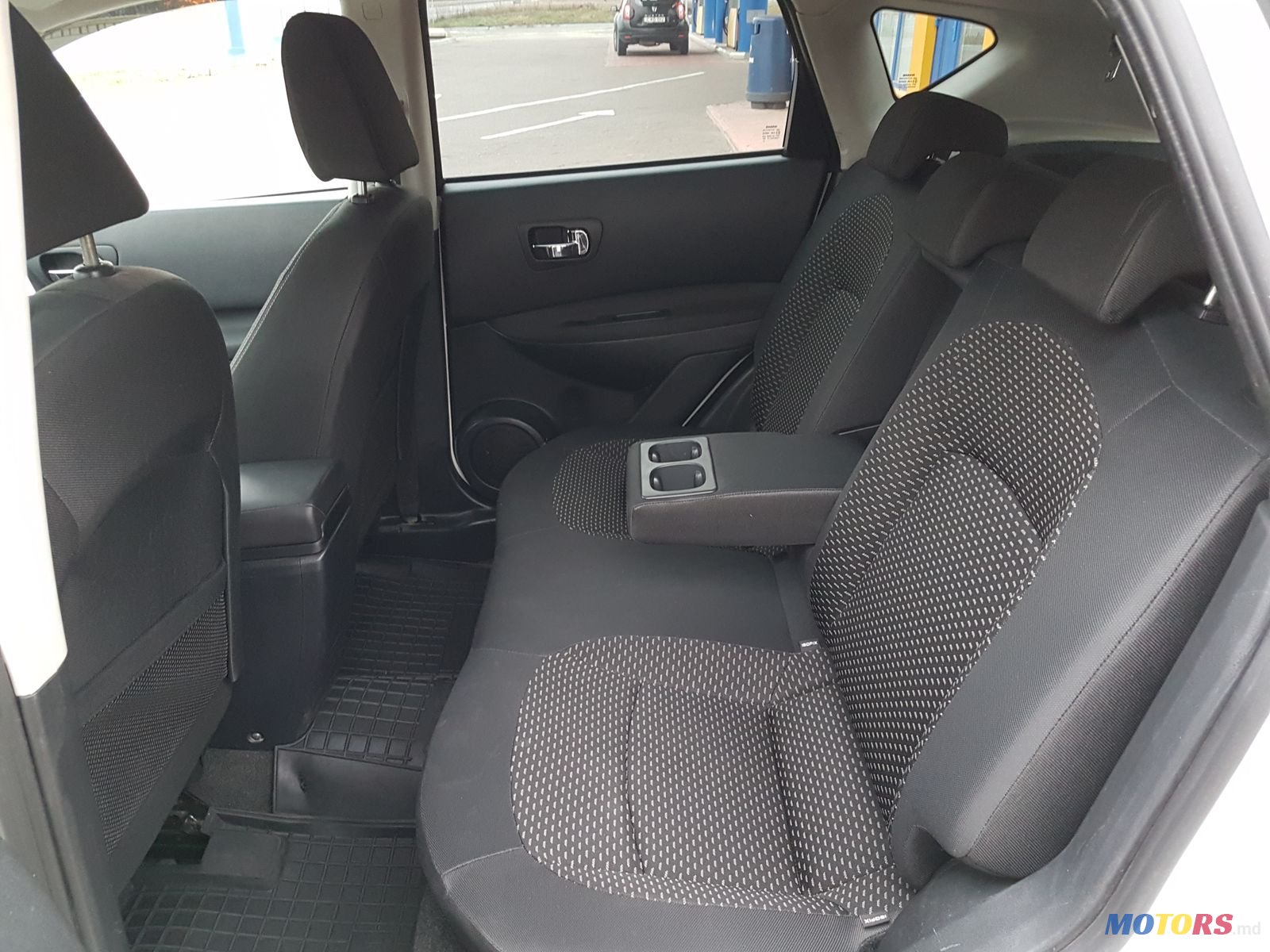 2009' Nissan photo #1