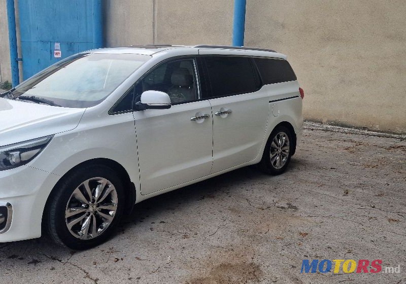 2017' Kia Carnival photo #2