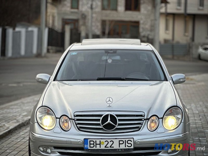 2005' Mercedes-Benz E Класс photo #3