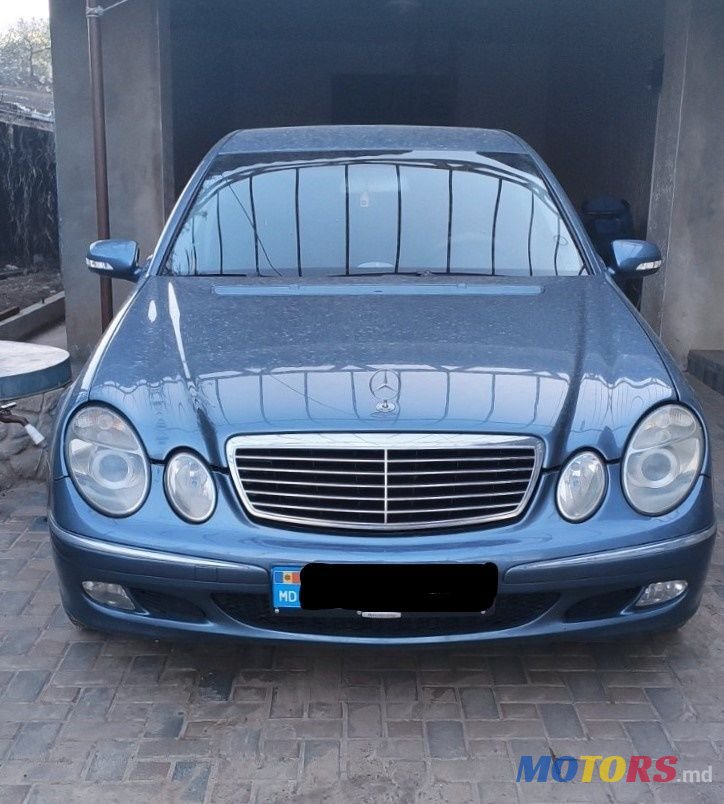 2004' Mercedes-Benz E Класс photo #5