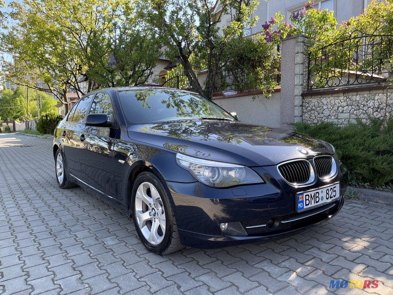 2007' BMW 5 Series 530i photo #2