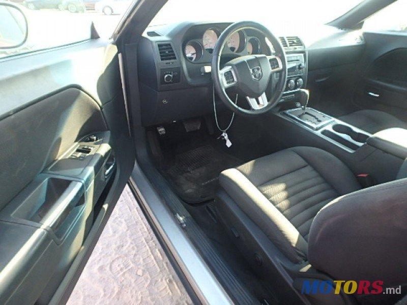 2012' Dodge Challenger photo #5