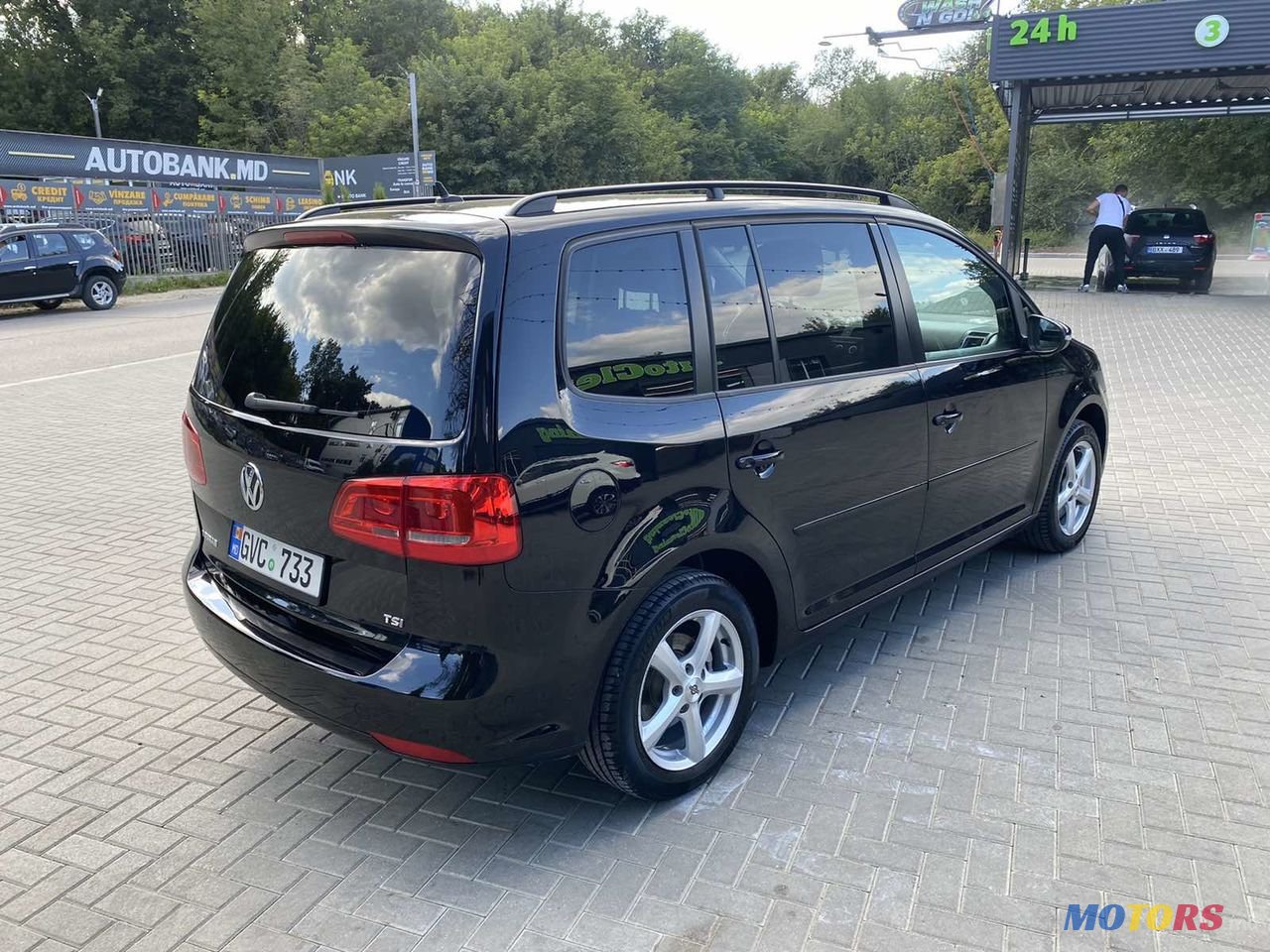 2012' Volkswagen Touran photo #4