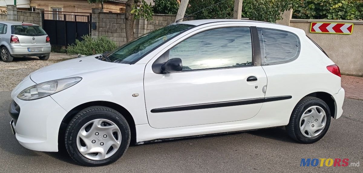 2012' Peugeot 207 photo #3