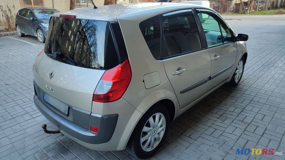 2008' Renault Scenic photo #5