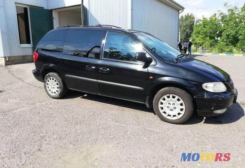 2004' Chrysler Grand Voyager photo #1
