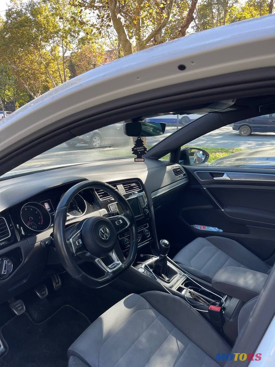 2016' Volkswagen Golf photo #4