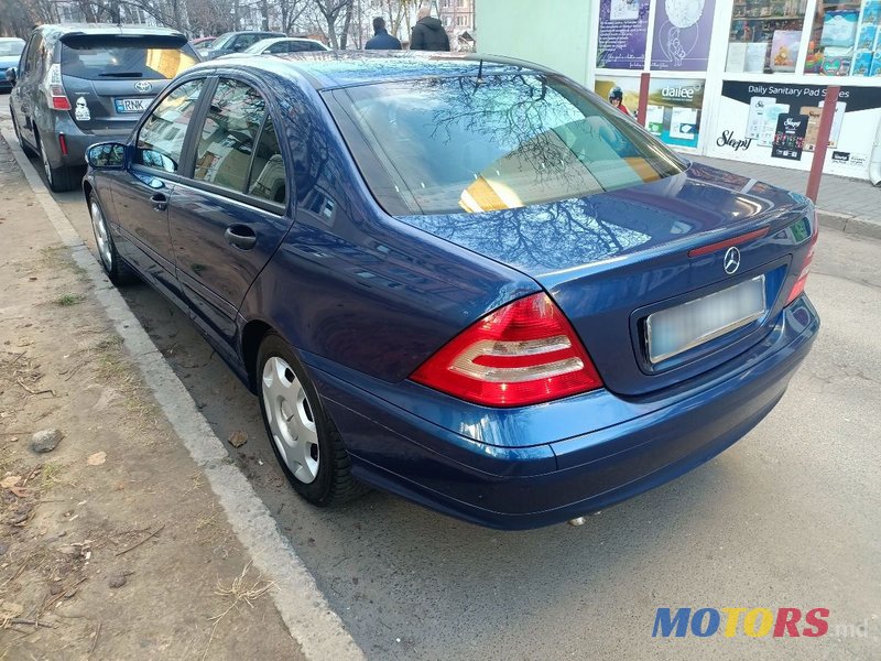 2005' Mercedes-Benz C-Class photo #3