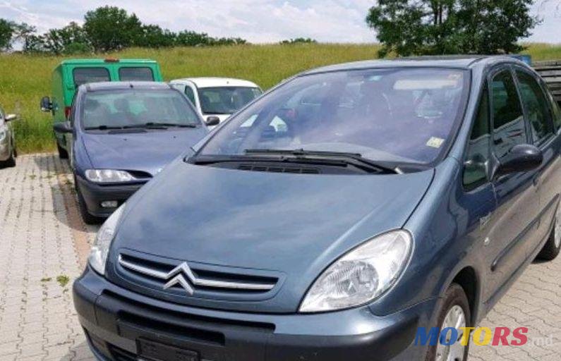 2007' Toyota Corolla photo #1