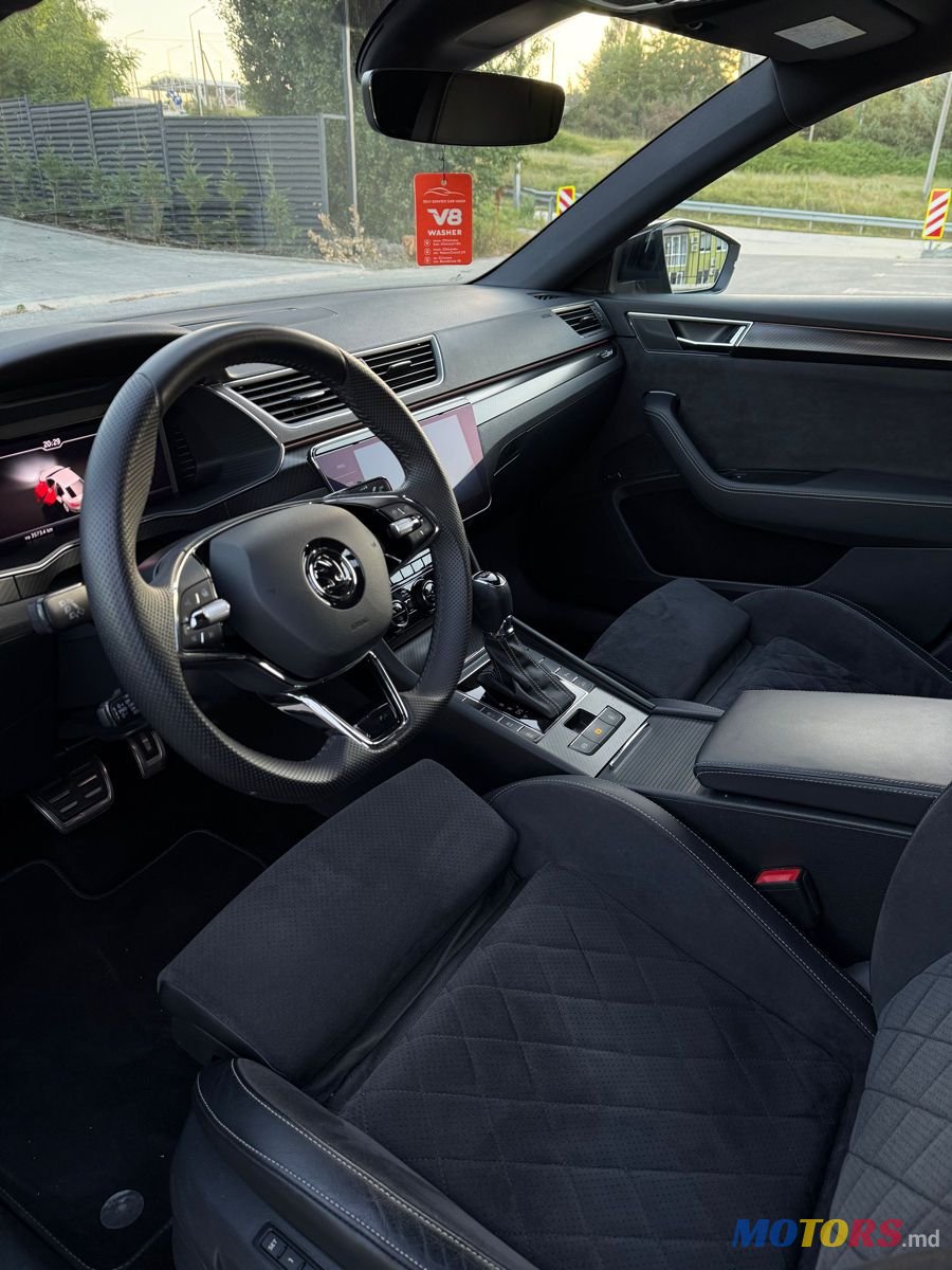 2020' Skoda Superb photo #5