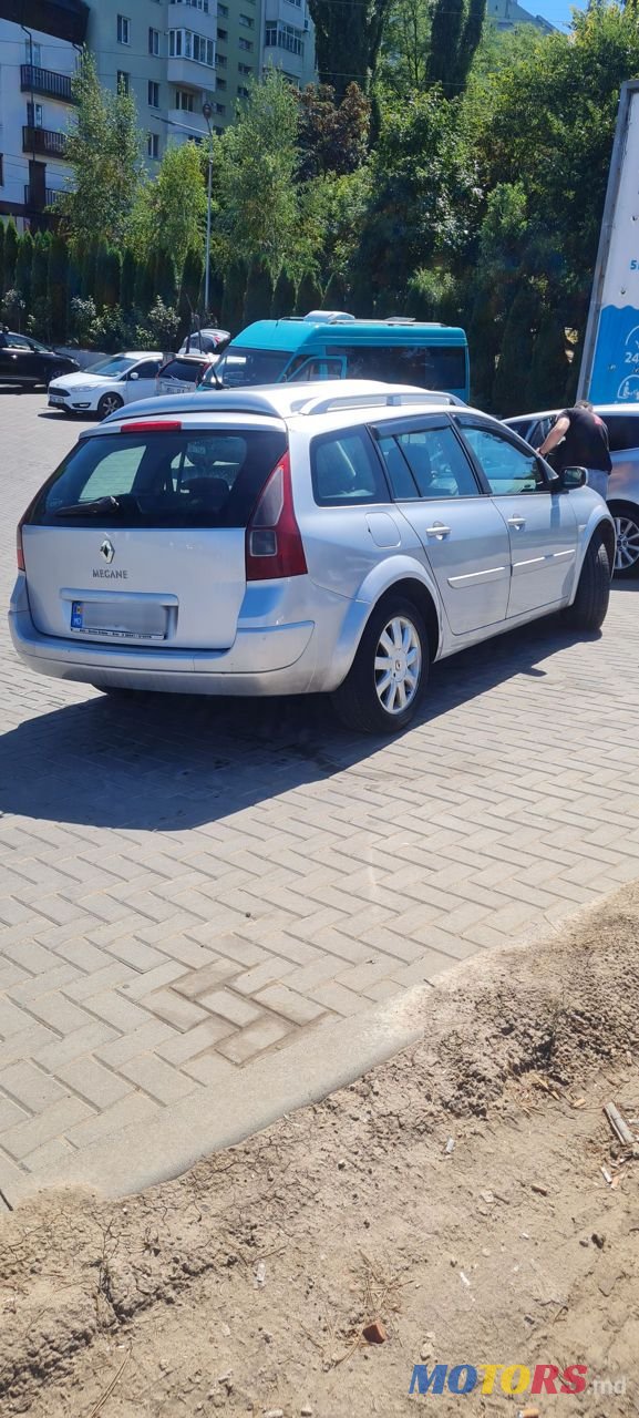 2008' Renault Megane photo #4