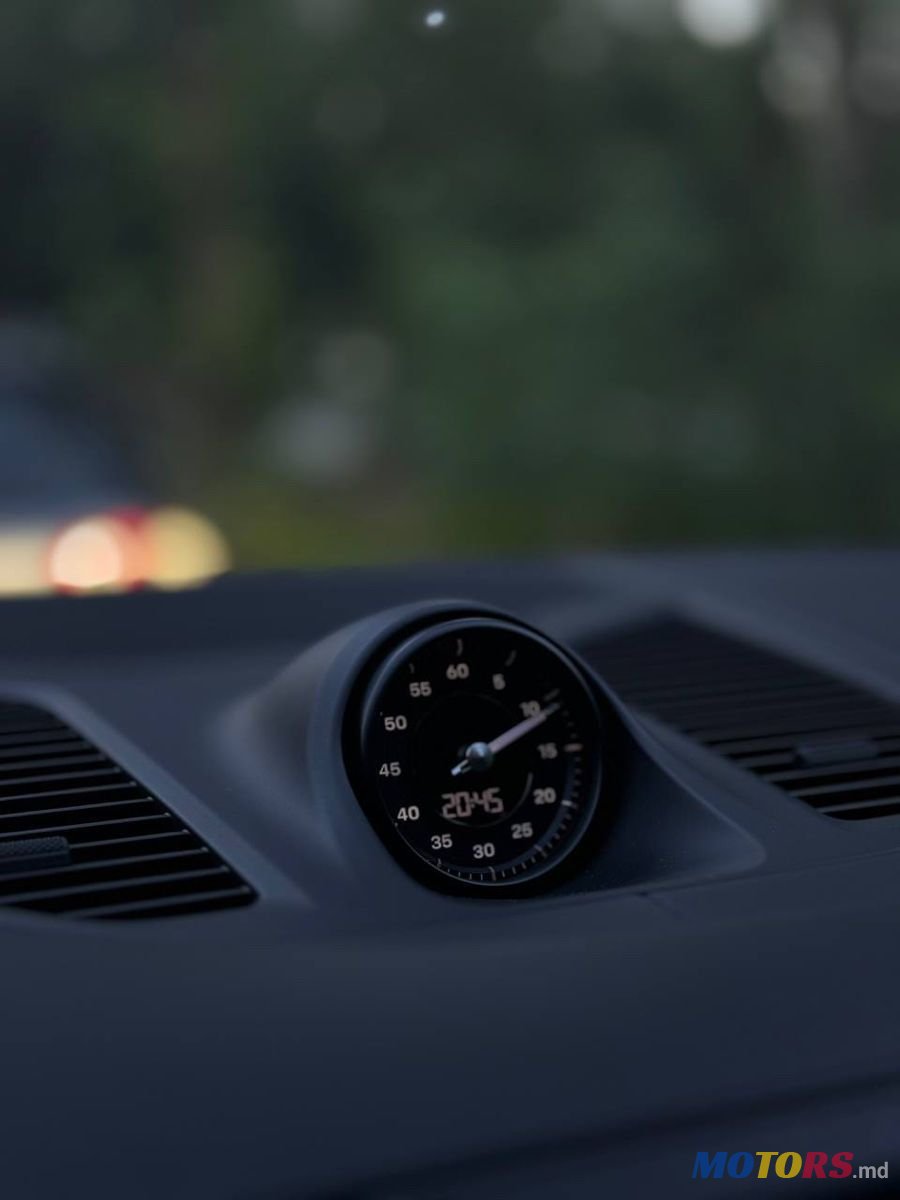 2023' Porsche Cayenne photo #6