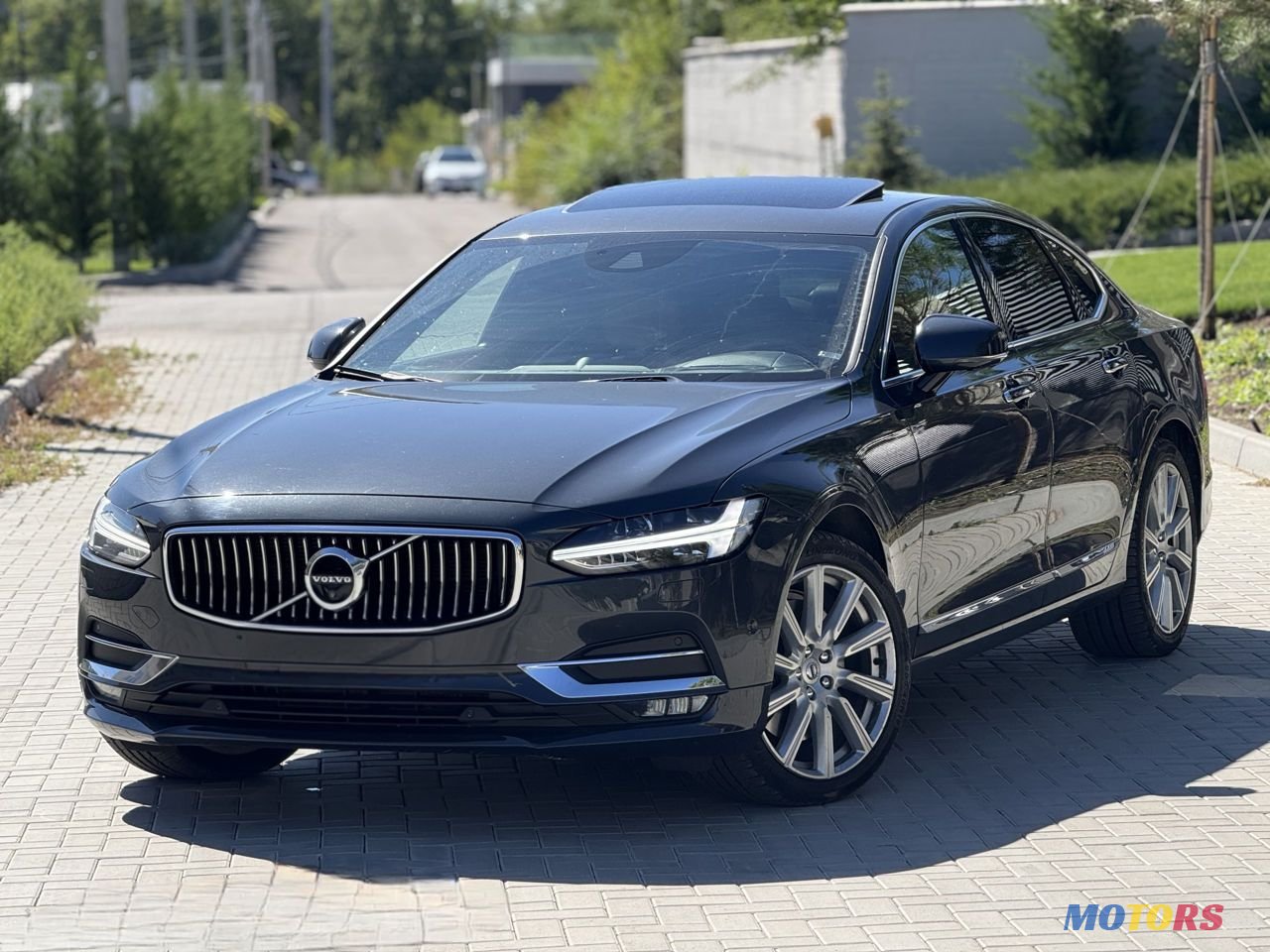 2016' Volvo S90 photo #2